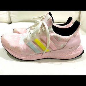 Adidas Ultra Boost size 7 1/2